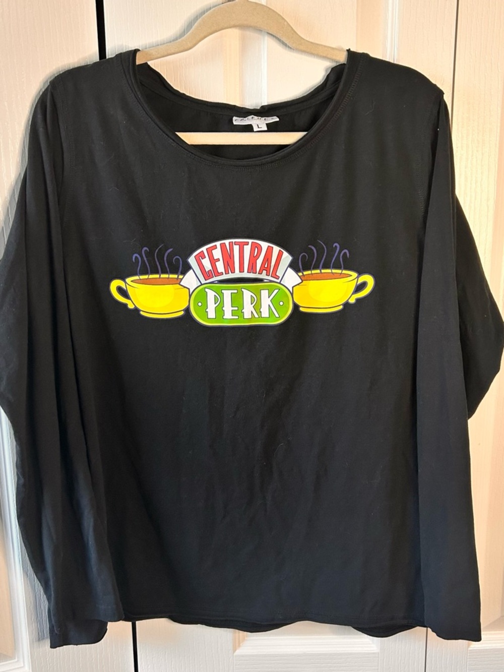 Friends Central Perk Women’s‎ Large L Black Graphic Long Sleeve Tee Coffee
